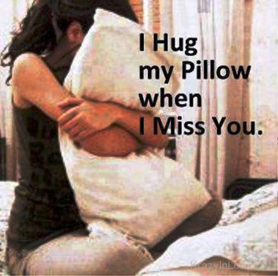 I Hug My Pillow-gb711