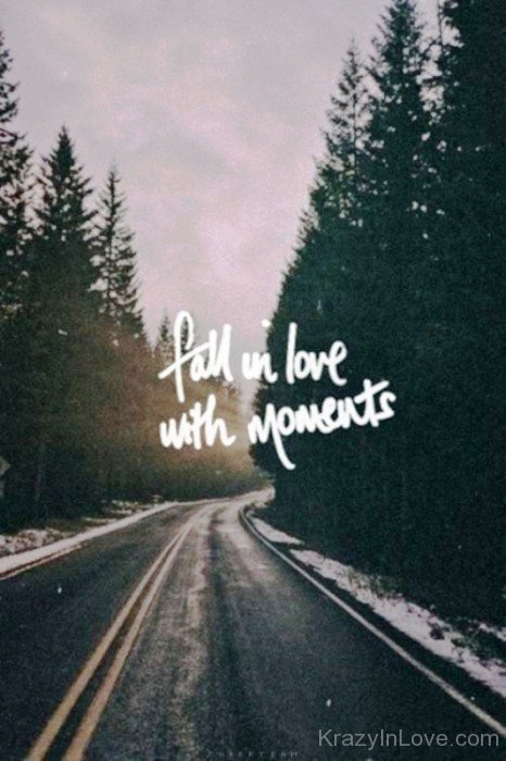 Falling In Love With Moments-yhr8129