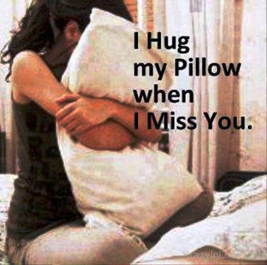 I Hug My Pillow-fdd3215